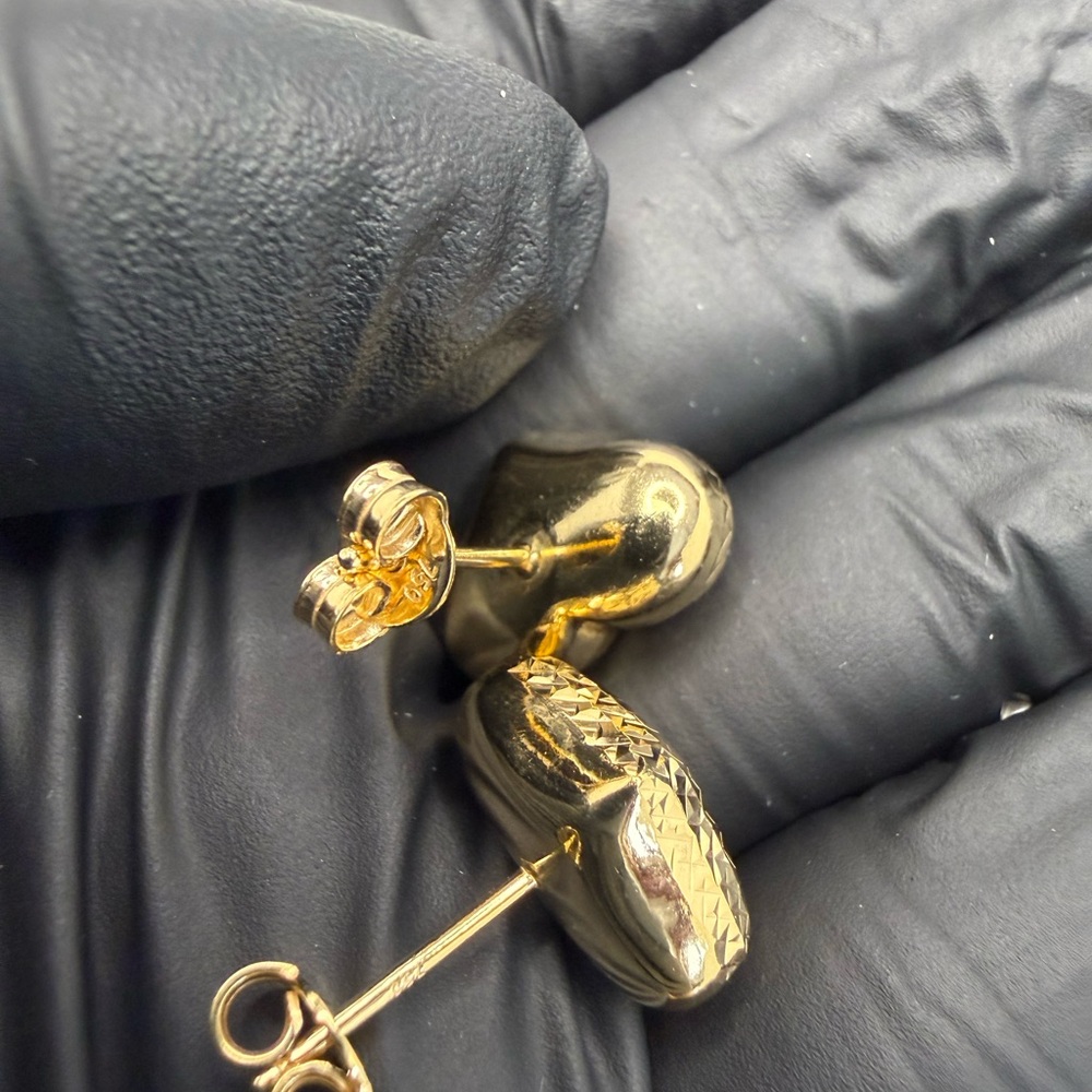 18K Genuine Yellow Gold Dia-Cut Heart Earrings (Preowned) - Picture 16 of 16